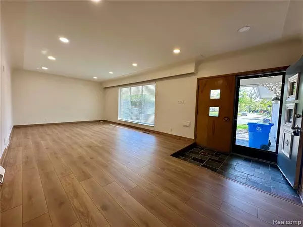 Dearborn Heights, MI 48127,5779 Linden Drive