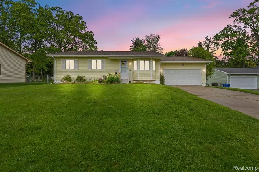 2413 Highfield Road, Waterford Twp, MI 48329