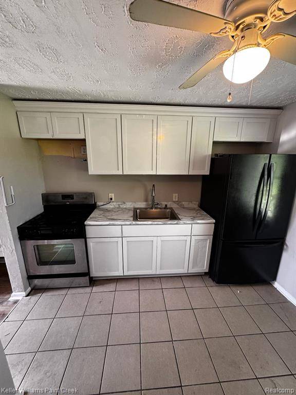 Westland, MI 48186,31956 Charlevoix Court
