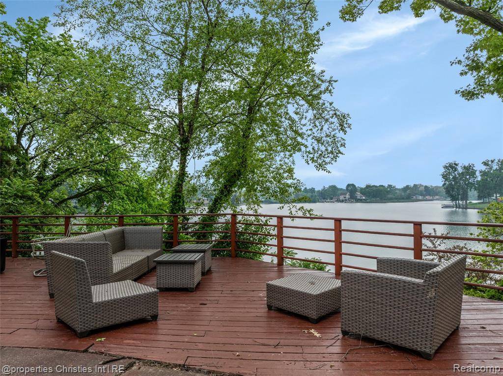 Waterford Twp, MI 48329,3379 Wormer Drive