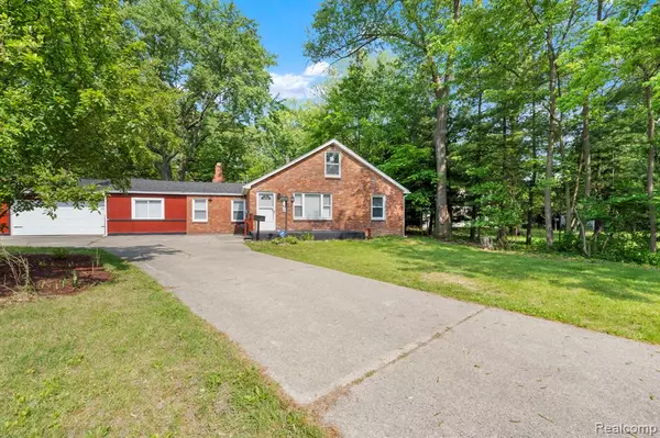 23808 Beierman Avenue, Warren, MI 48091