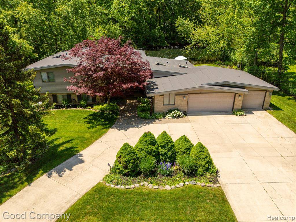 30239 Hickory Lane, Franklin Vlg, MI 48025