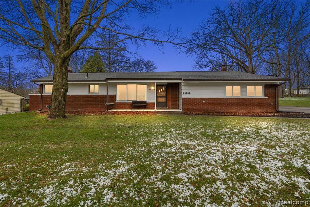 28333 Bayberry Road, Farmington, MI 48331