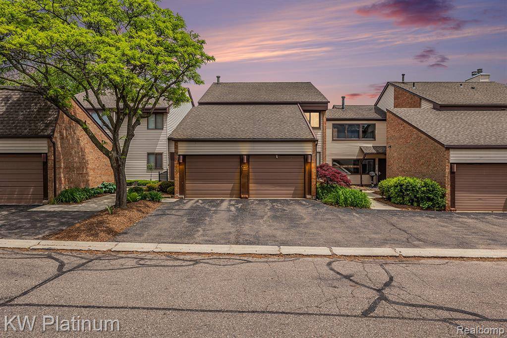 4483 Laurel Club Circle, West Bloomfield Twp, MI 48323