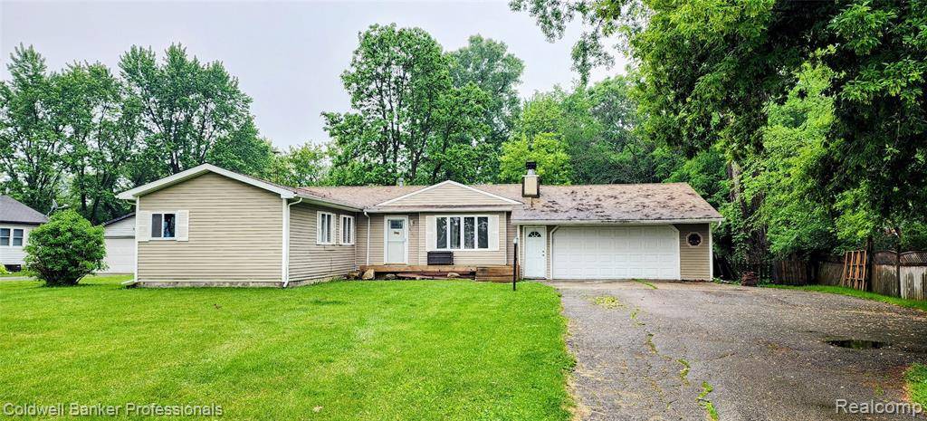 6408 E Court Street S, Burton, MI 48509