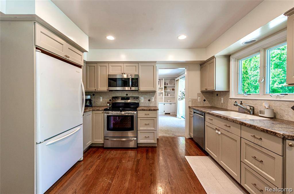 Royal Oak, MI 48073,4162 Arlington Drive