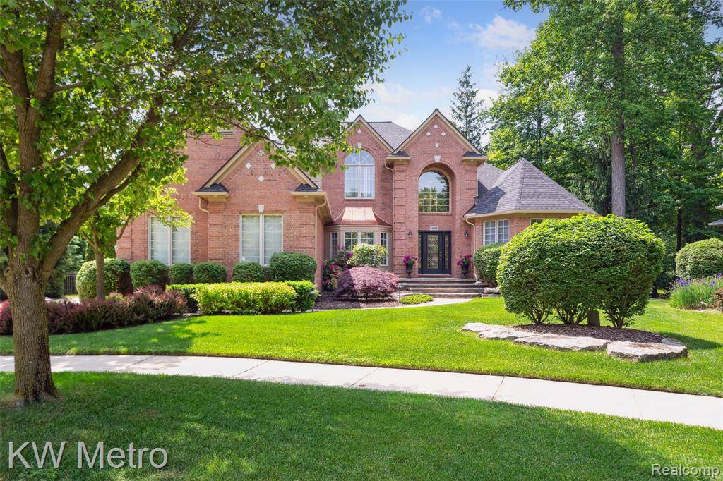 14163 Longneedle Court, Shelby Twp, MI 48315