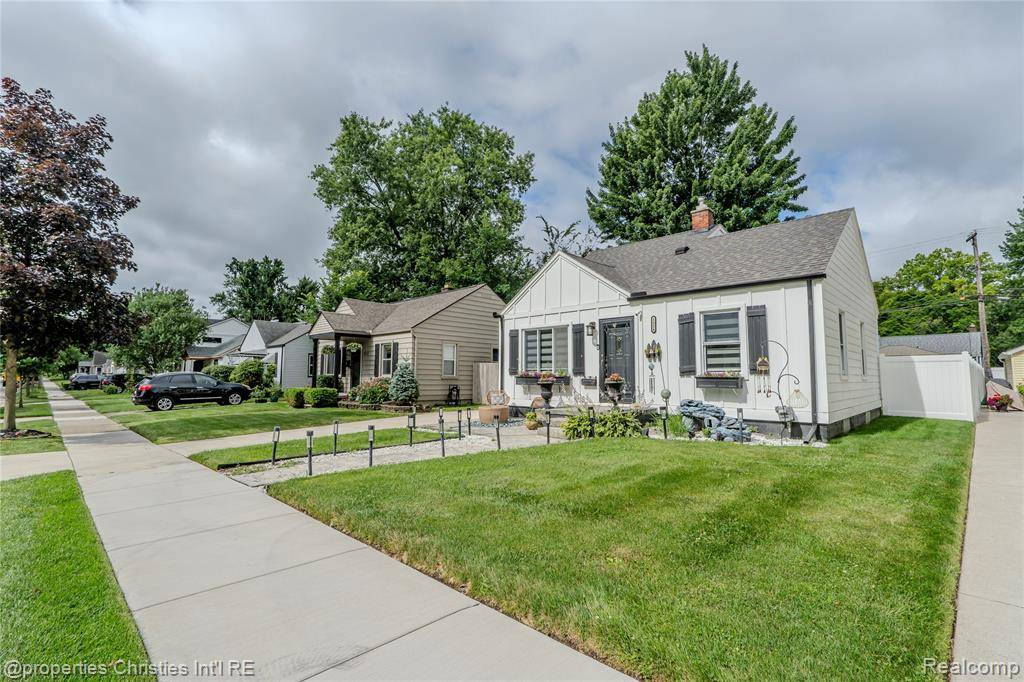 Royal Oak, MI 48067,1328 McLean Avenue
