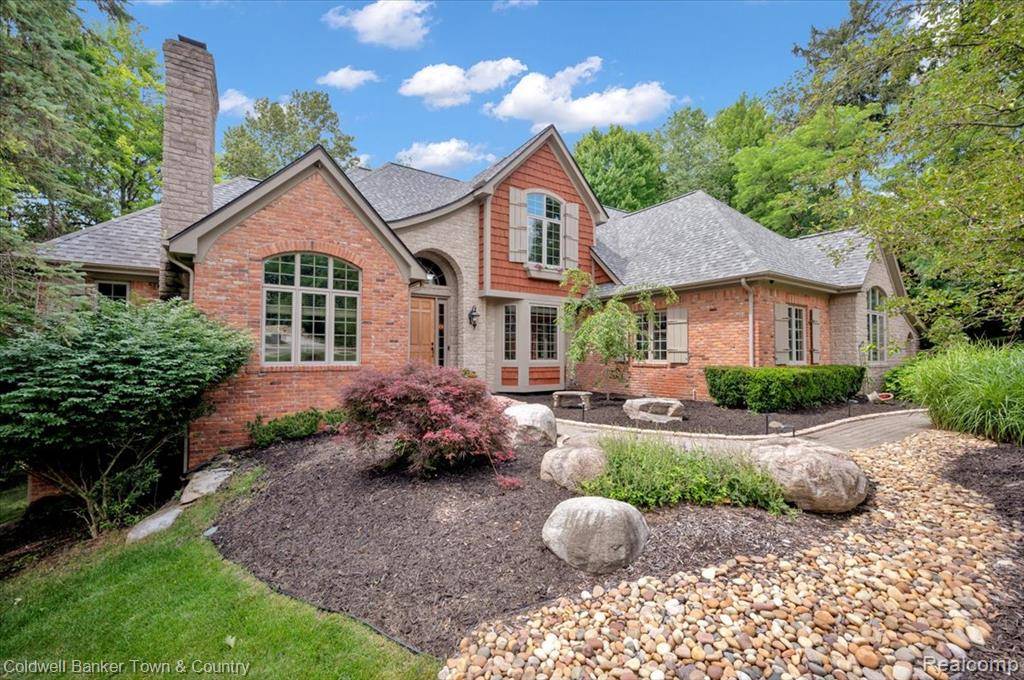 520 Iroquois Court, Oxford Twp, MI 48371