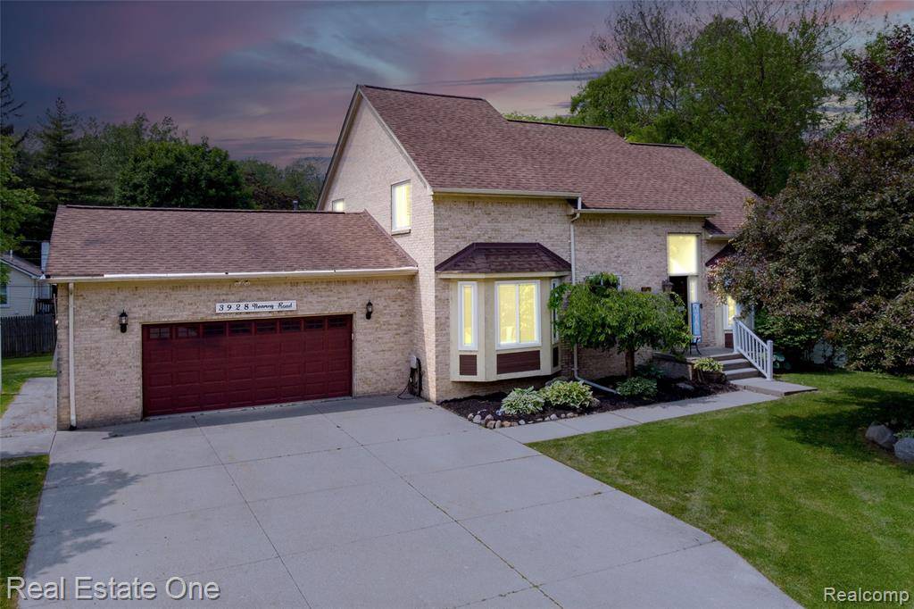 3928 Nearing Road, Rochester Hills, MI 48309