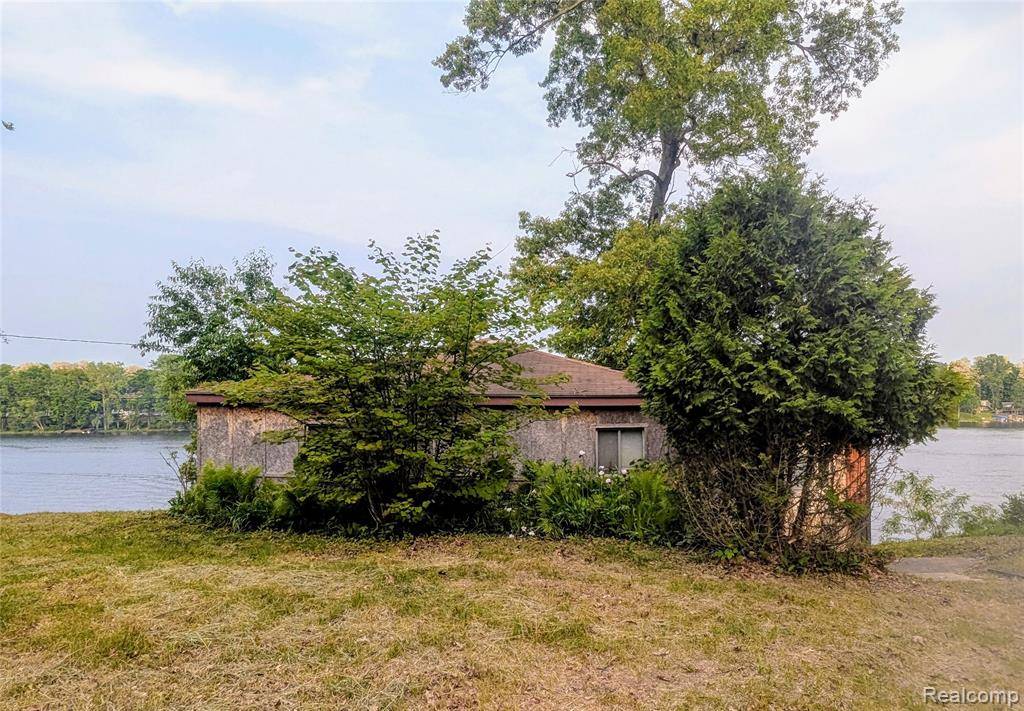 15229 Longfellow Drive, Argentine Twp, MI 48418