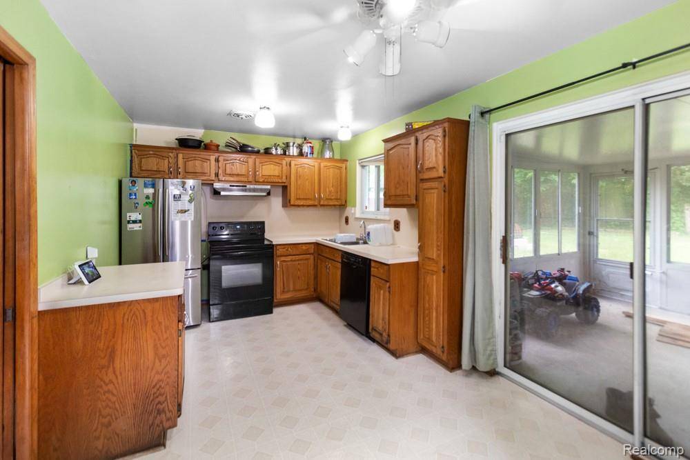 Westland, MI 48185,32702 Winona Street