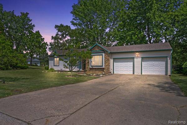 6011 Stockbridge Commons Trail, Grand Blanc, MI 48439