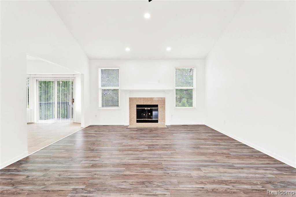 Clinton Twp, MI 48038,19821 Woodview Drive
