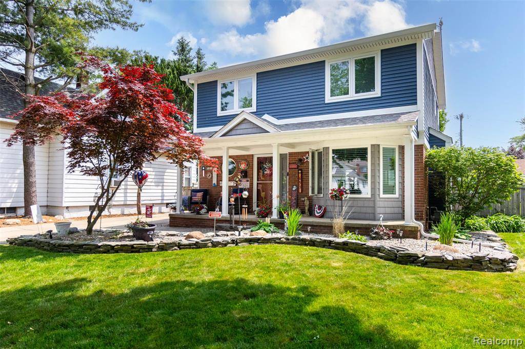 653 CHESTNUT Street, Wyandotte, MI 48192