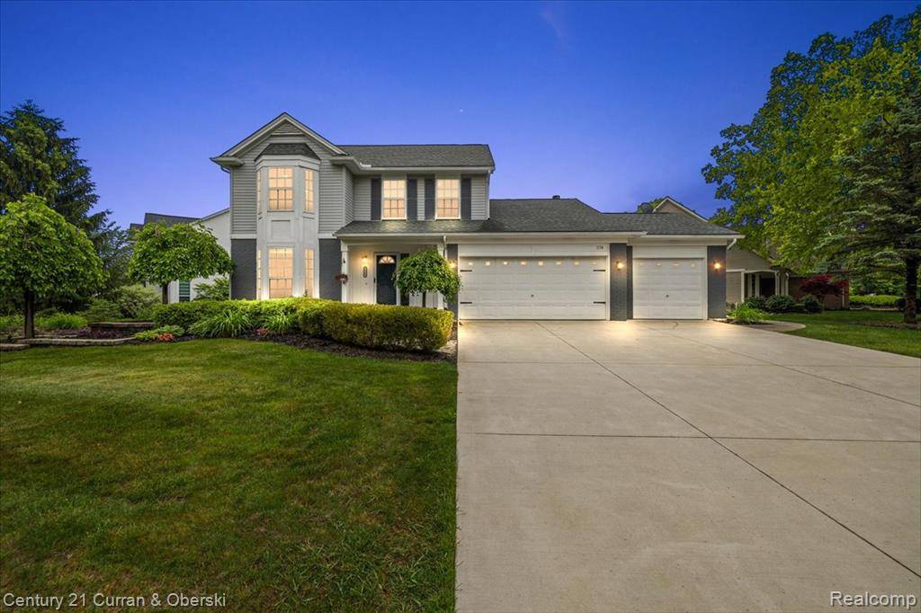1134 Chestnut Lane, South Lyon, MI 48178