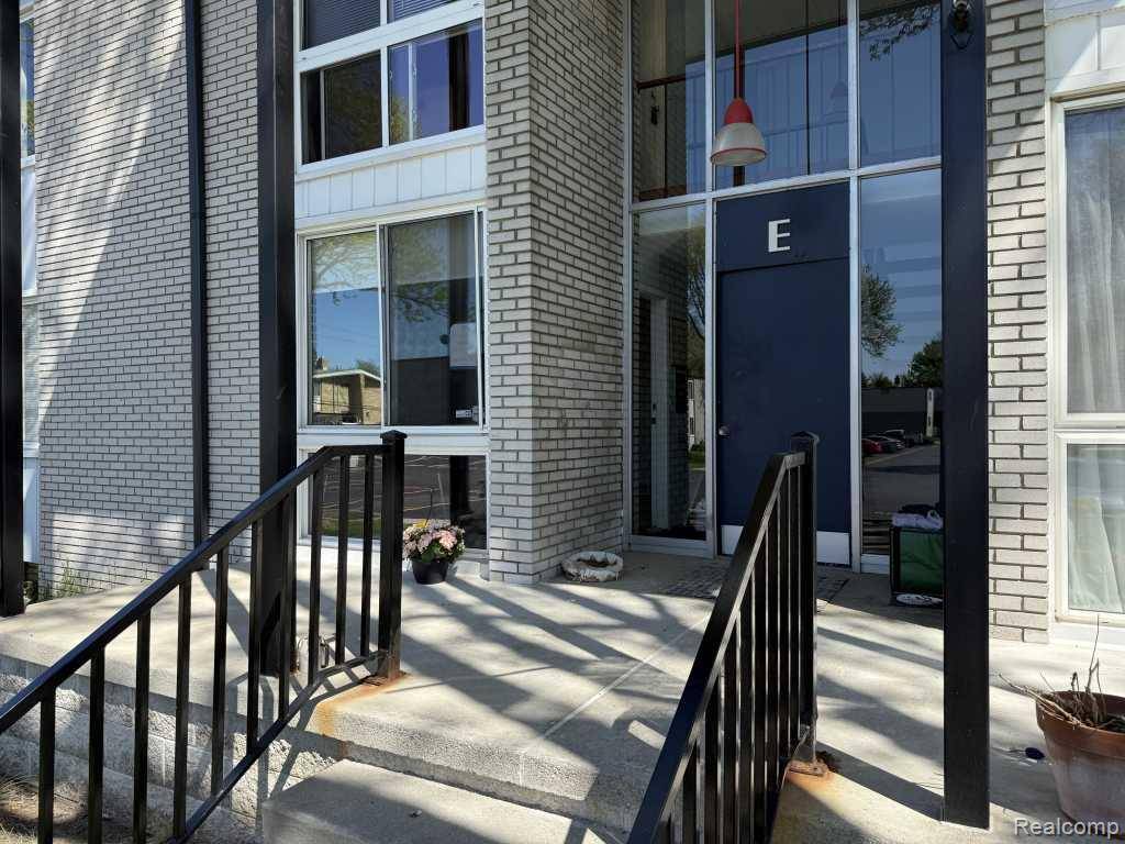 4030 W 13 Mile Road E2 E2, Royal Oak, MI 48073