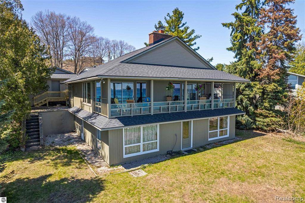 Peninsula Twp, MI 49686,9428 Center Road