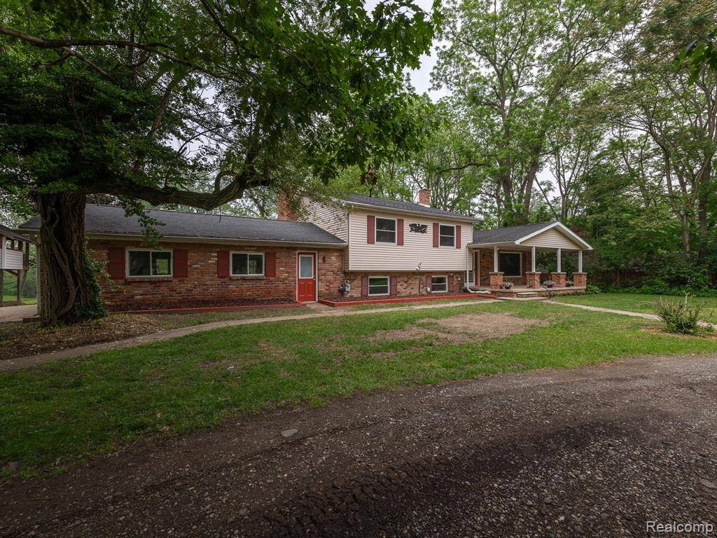 22191 Bell Road, Huron Twp, MI 48164