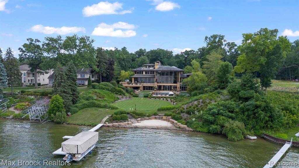 4790 DOW RIDGE Road, Orchard Lake Village, MI 48324