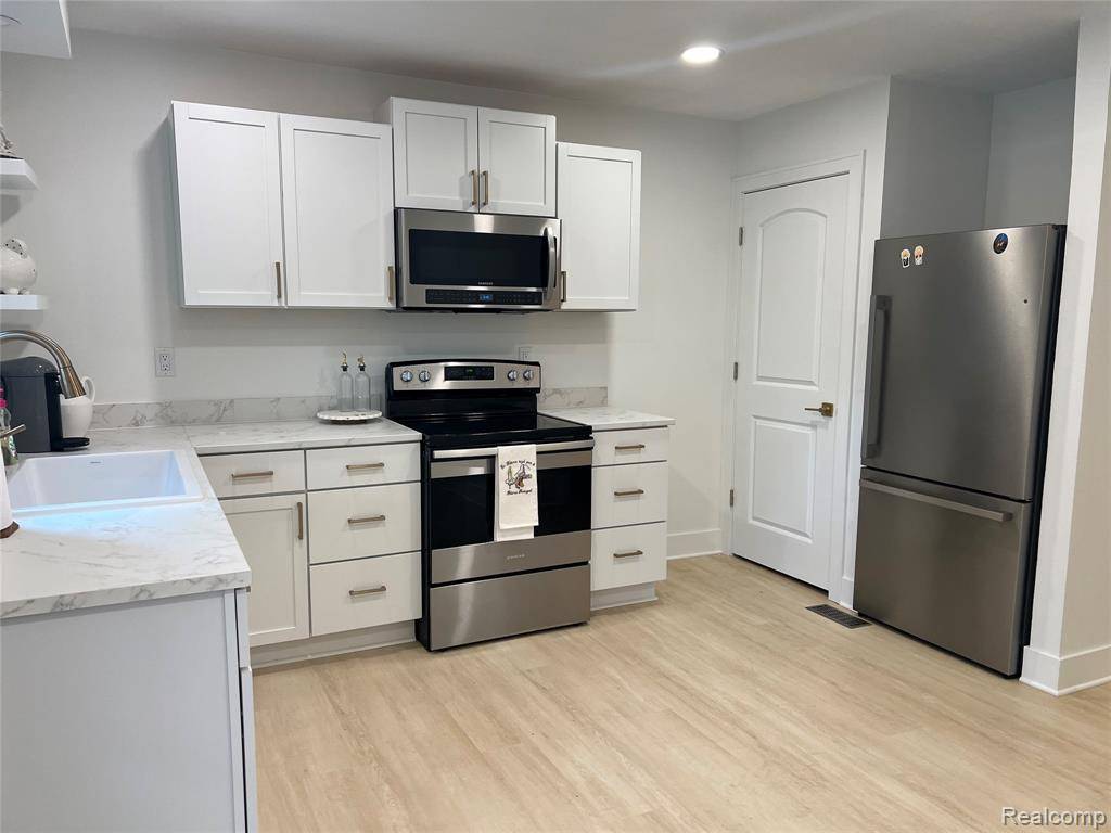 Waterford Twp, MI 48327,5137 Cass Elizabeth Road