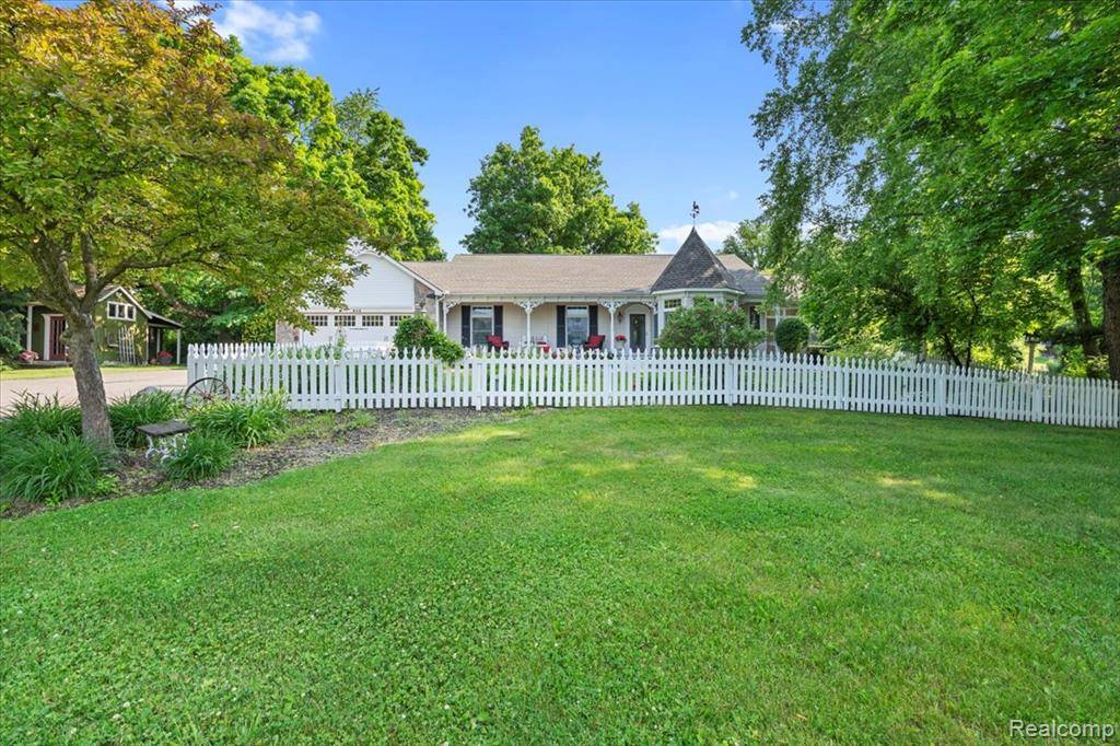 636 Crawford Farm Lane, Milford Twp, MI 48381