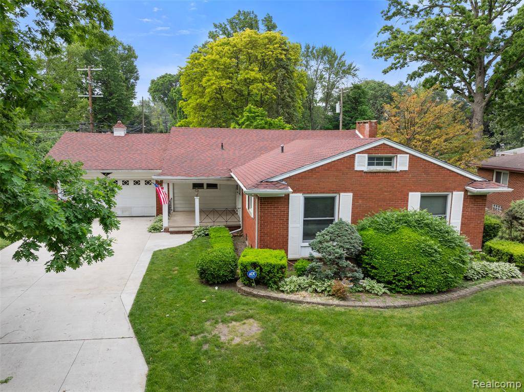 18521 Nadol Drive, Southfield, MI 48075