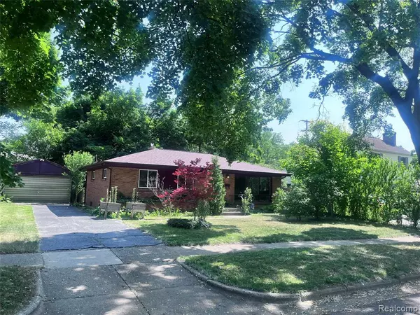 140 Pershing Drive NE, Grand Rapids, MI 49505