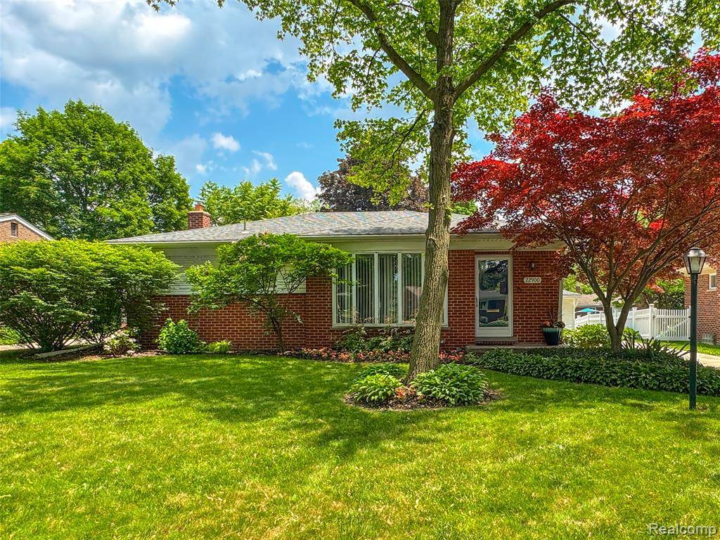 22900 Frederick Avenue, Farmington, MI 48336