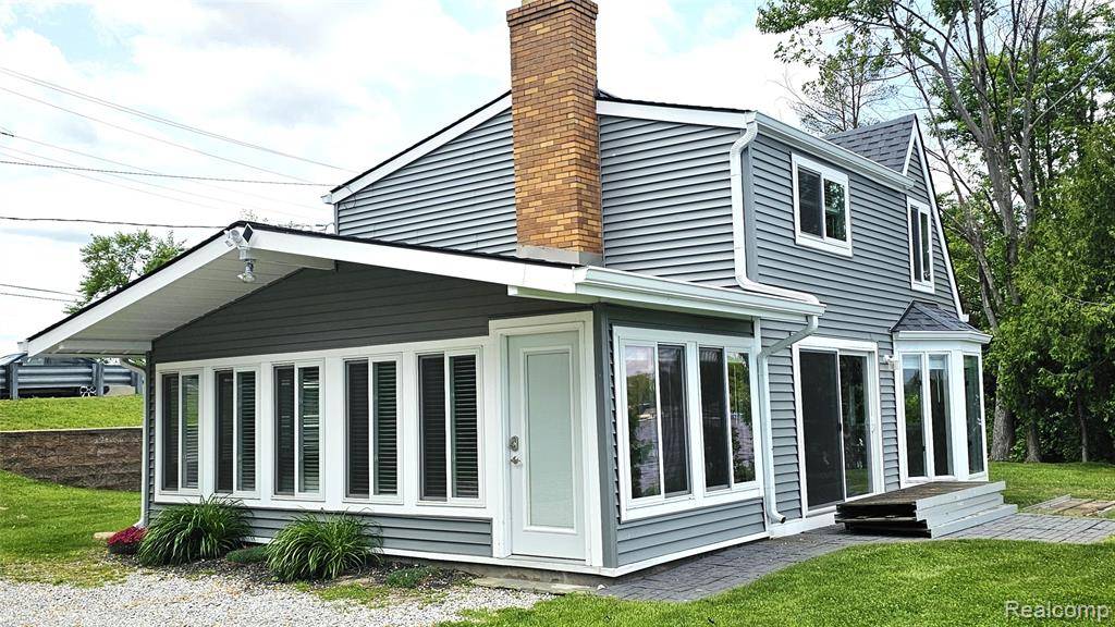9388 DEXTER PINCKNEY, Dexter Twp, MI 48169