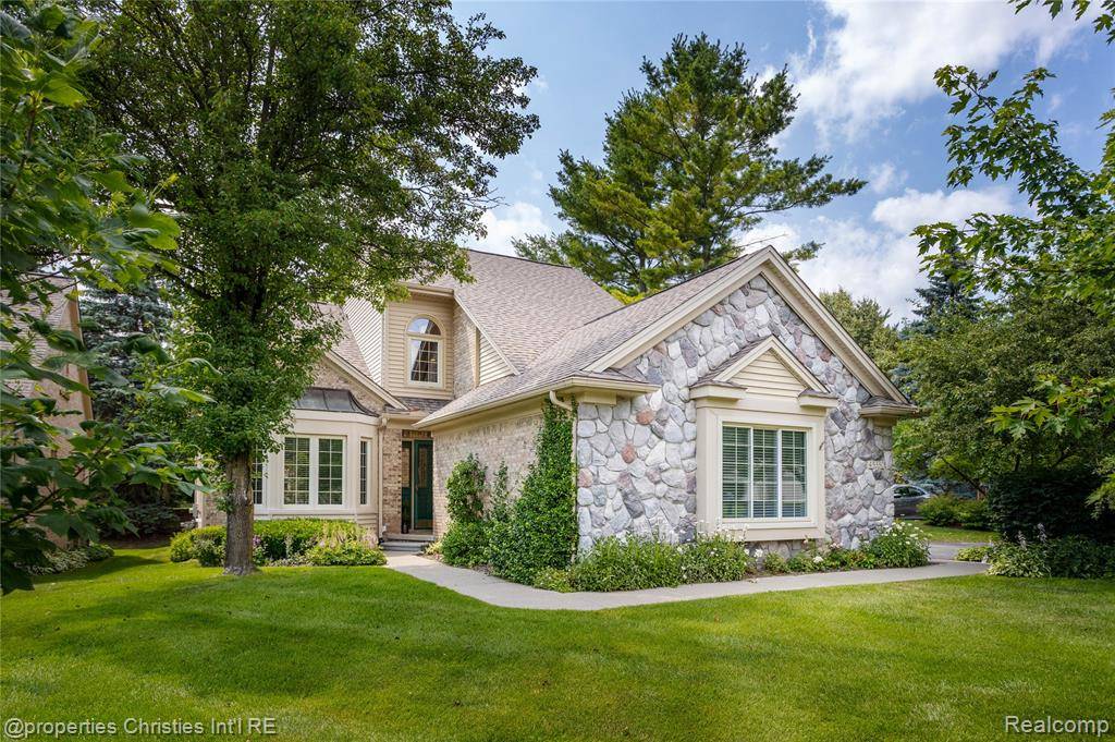 45330 Stonehedge Drive 2, Plymouth, MI 48170