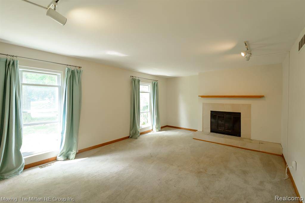 West Bloomfield Twp, MI 48322,5590 Bayswater Road