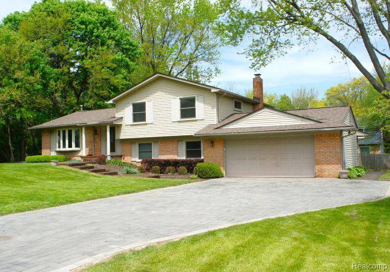 1616 MARK HOPKINS Road, Bloomfield Twp, MI 48302