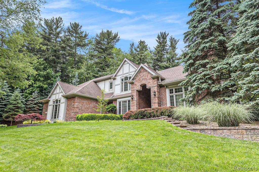 Howell, MI 48843,3050 High Hillcrest Drive