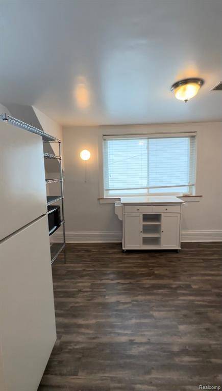 Grosse Pointe Farms, MI 48236,124 MUIR Road Upper