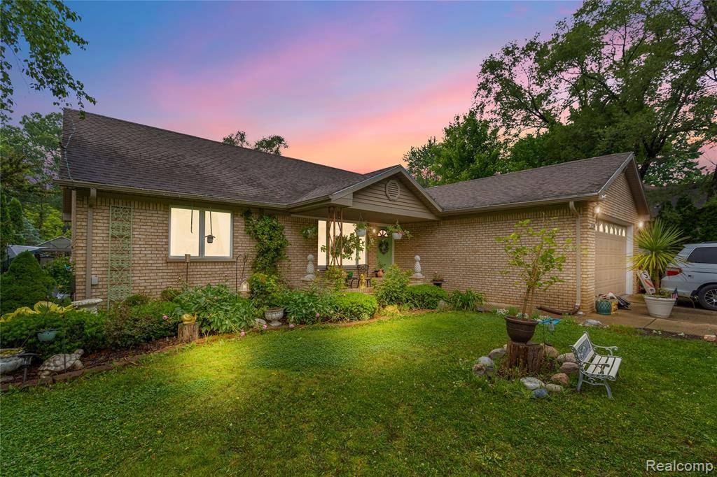 37209 Curwood Drive, Sterling Heights, MI 48310