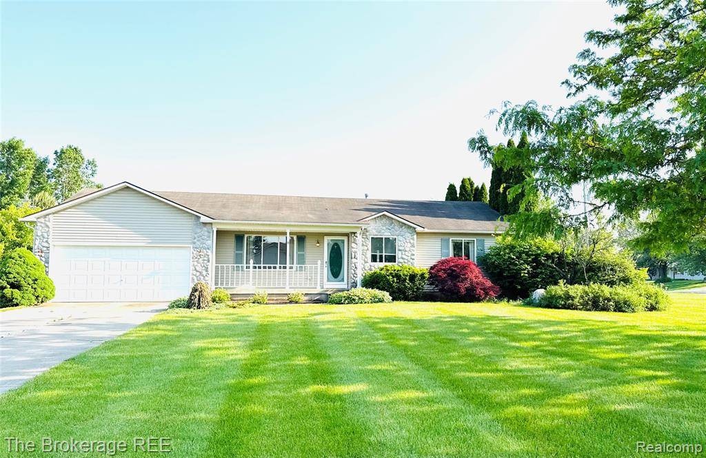 2525 Torrey Grove Court, Fenton, MI 48430