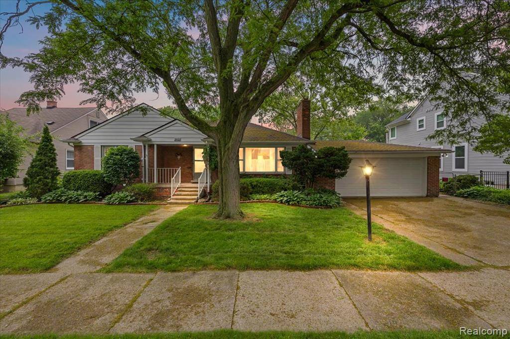 2652 Buckingham Avenue, Berkley, MI 48072