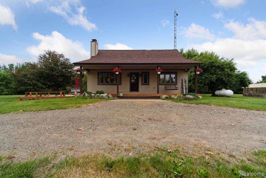 9808 Crofoot Road, Fowlerville Vlg, MI 48836