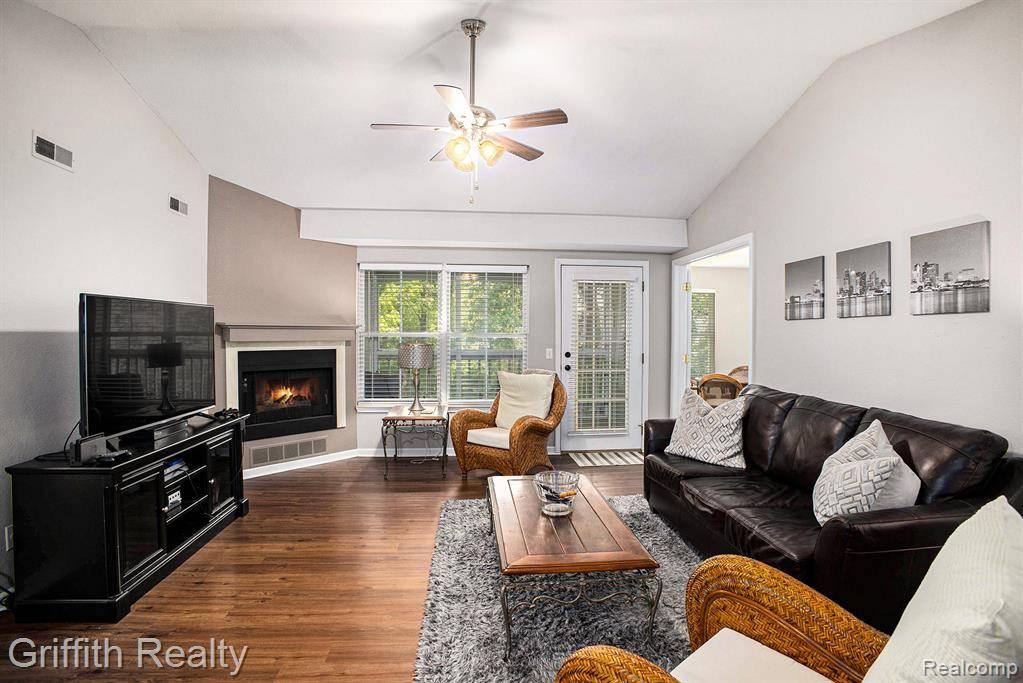 Howell, MI 48843,1217 Curzon Court 203
