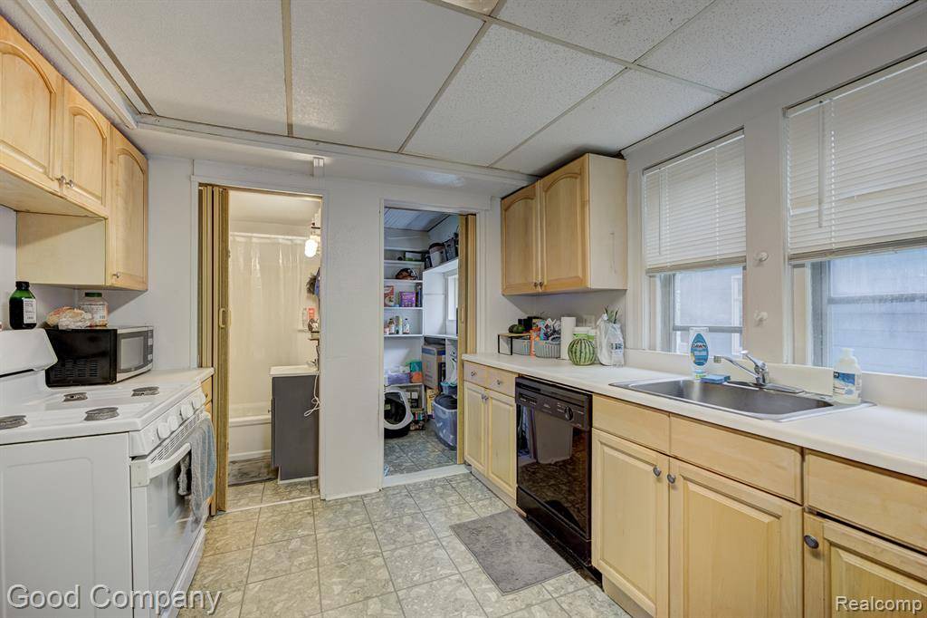 Royal Oak, MI 48067,338 W PARENT Avenue