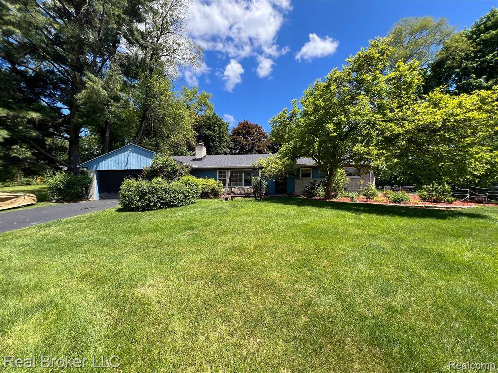 33200 Raphael Road, Farmington, MI 48336