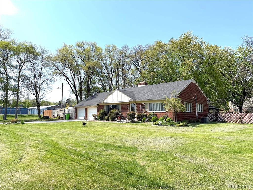Clinton Twp, MI 48036,22985 Iroquois Street