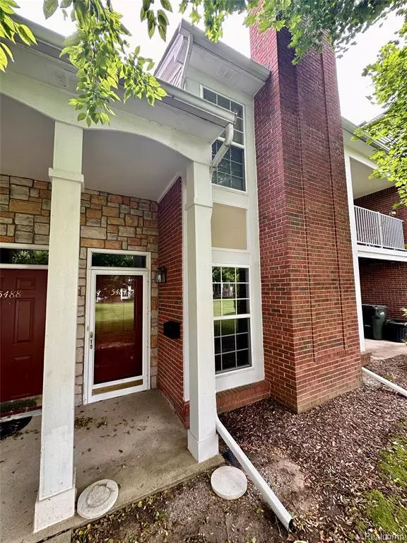 5484 Pine Aires Drive, Sterling Heights, MI 48314