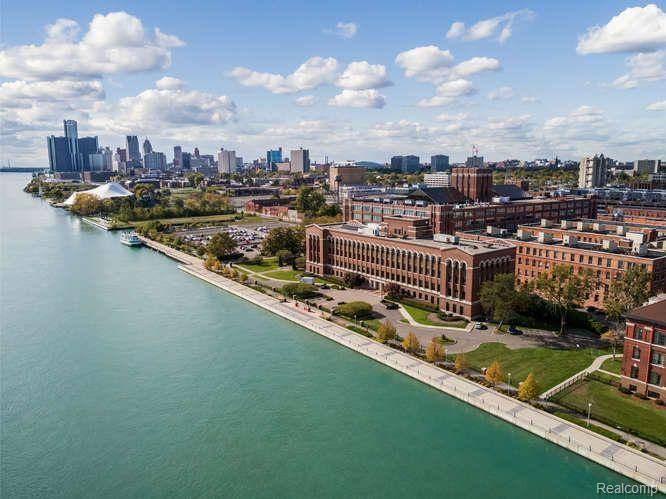 200 RIVER PLACE Drive Loft 20, Detroit, MI 48207