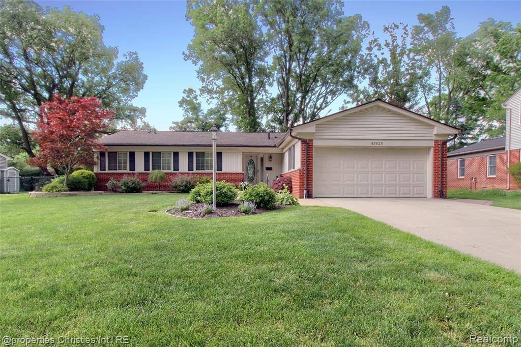 43525 Galway Drive, Novi, MI 48167