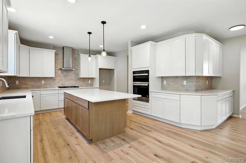 Highland Twp, MI 48357,688 Perthshire Court