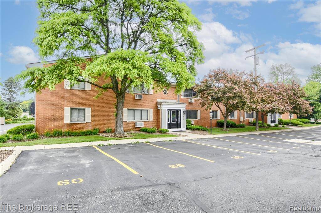 Rochester, MI 48307,810 Plate Street 103