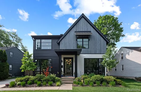 1044 Hazel, Birmingham, MI 48009