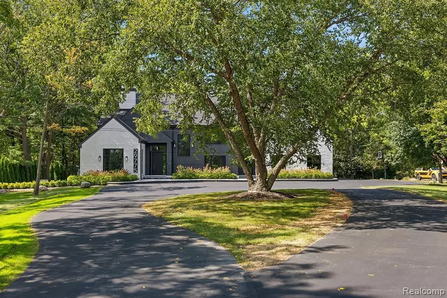 29775 BRISTOL Lane, Bingham Farms Vlg, MI 48025